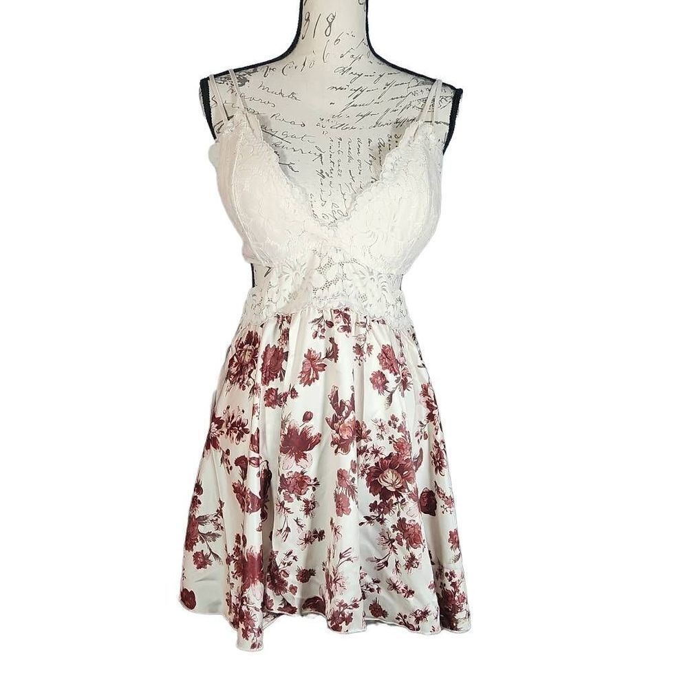 Joyfolie Women's Size Large Ecru Floral Melanie Chemise Satiny Dress w/ Cutouts